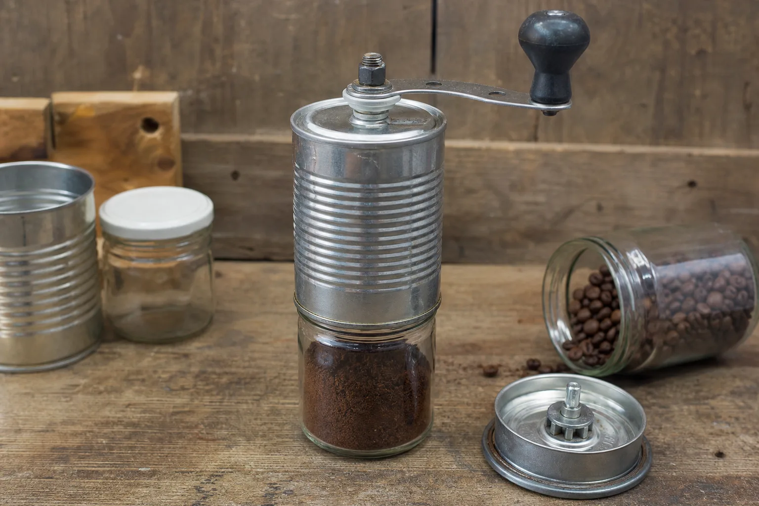 DIY Kaffeemuehle mit recycelten Materialien selbst herstellen