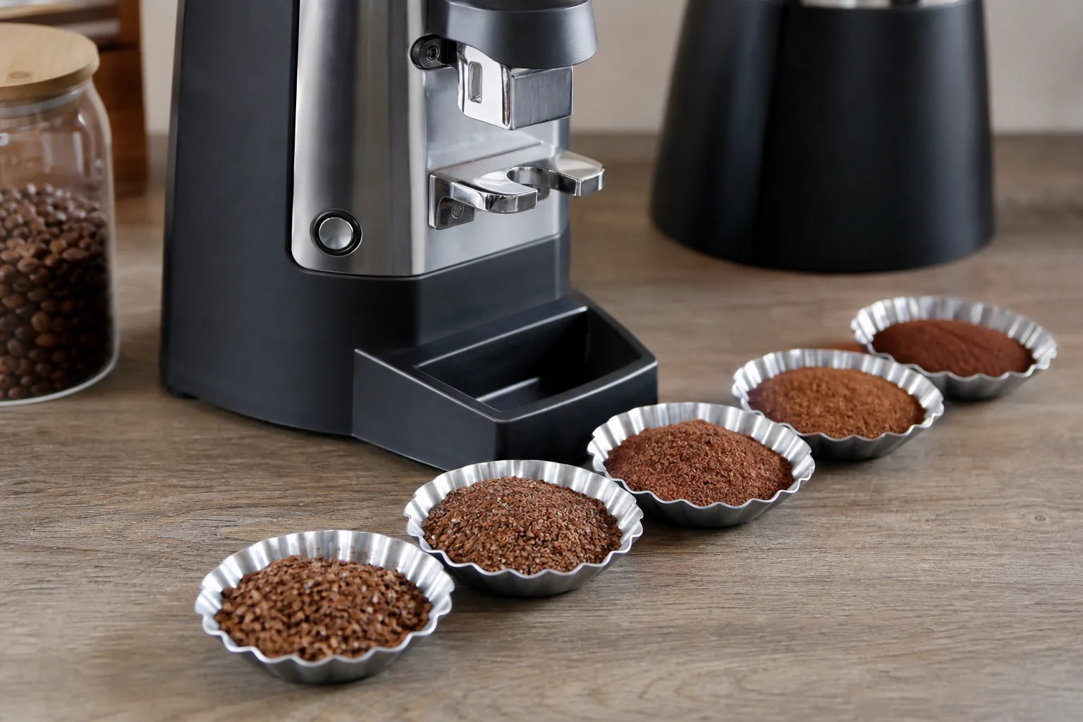 Wie man die Mahlgrad-Konsistenz an der Kaffeemuehle ueberprueft und optimiert