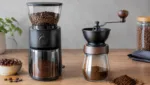 Elektrische vs. manuelle Kaffeemuehle bedienen: Unterschiede in der Handhabung erlaeutert